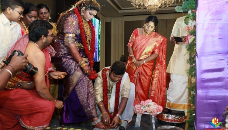 Abinaya Parthiban Weds Naresh Karthik Stills (13)