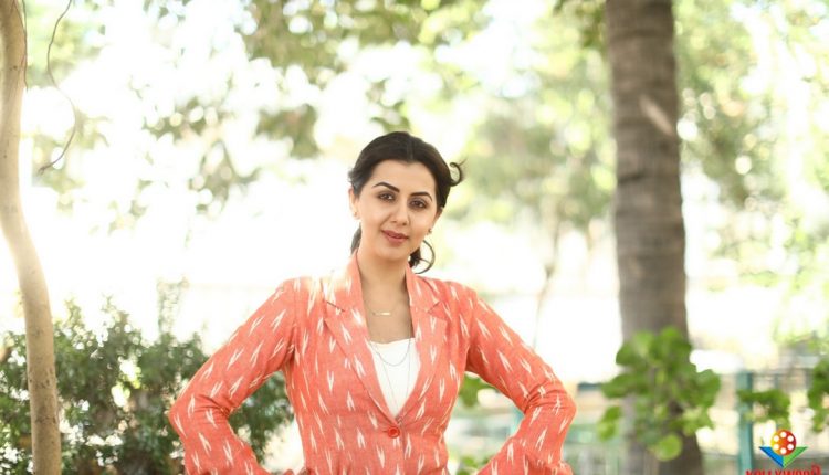 Nikki Galrani (1)