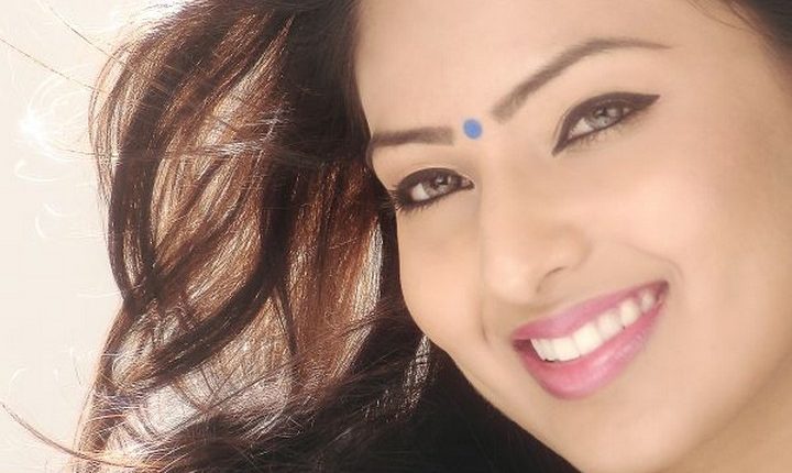 Nikesha Patel (2)