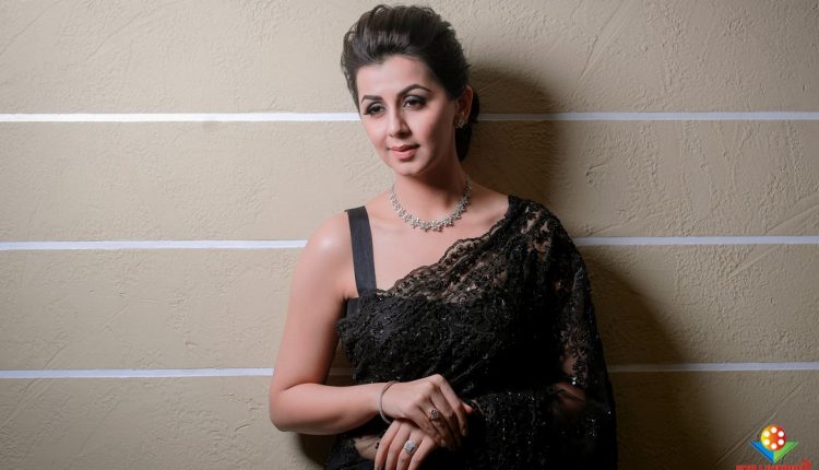 Nikki Galrani (5)
