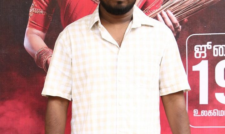 Aadai Movie Audio Launch Stills (7)