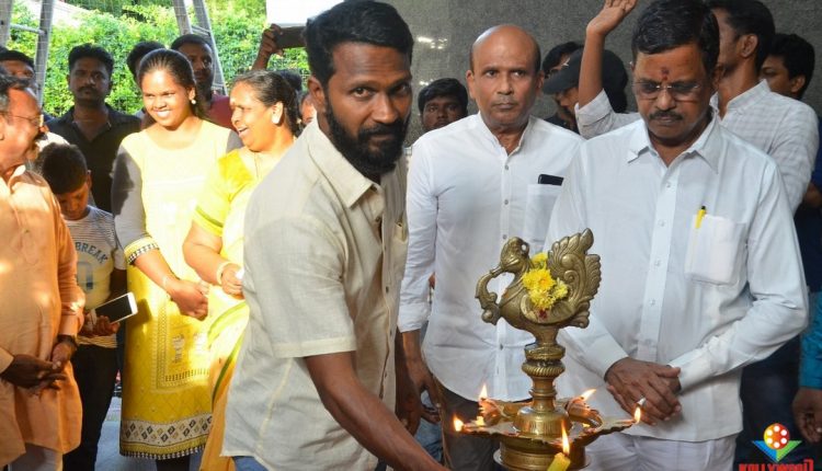 Bachelor Movie Launch Stills (1)