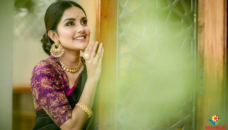 Mahima Nambiar Stills (3)